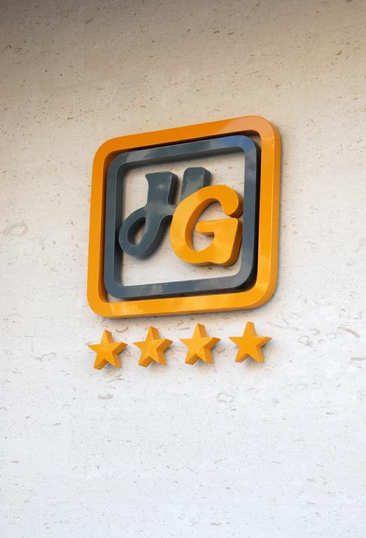 בראט Hotel Gega מראה חיצוני תמונה